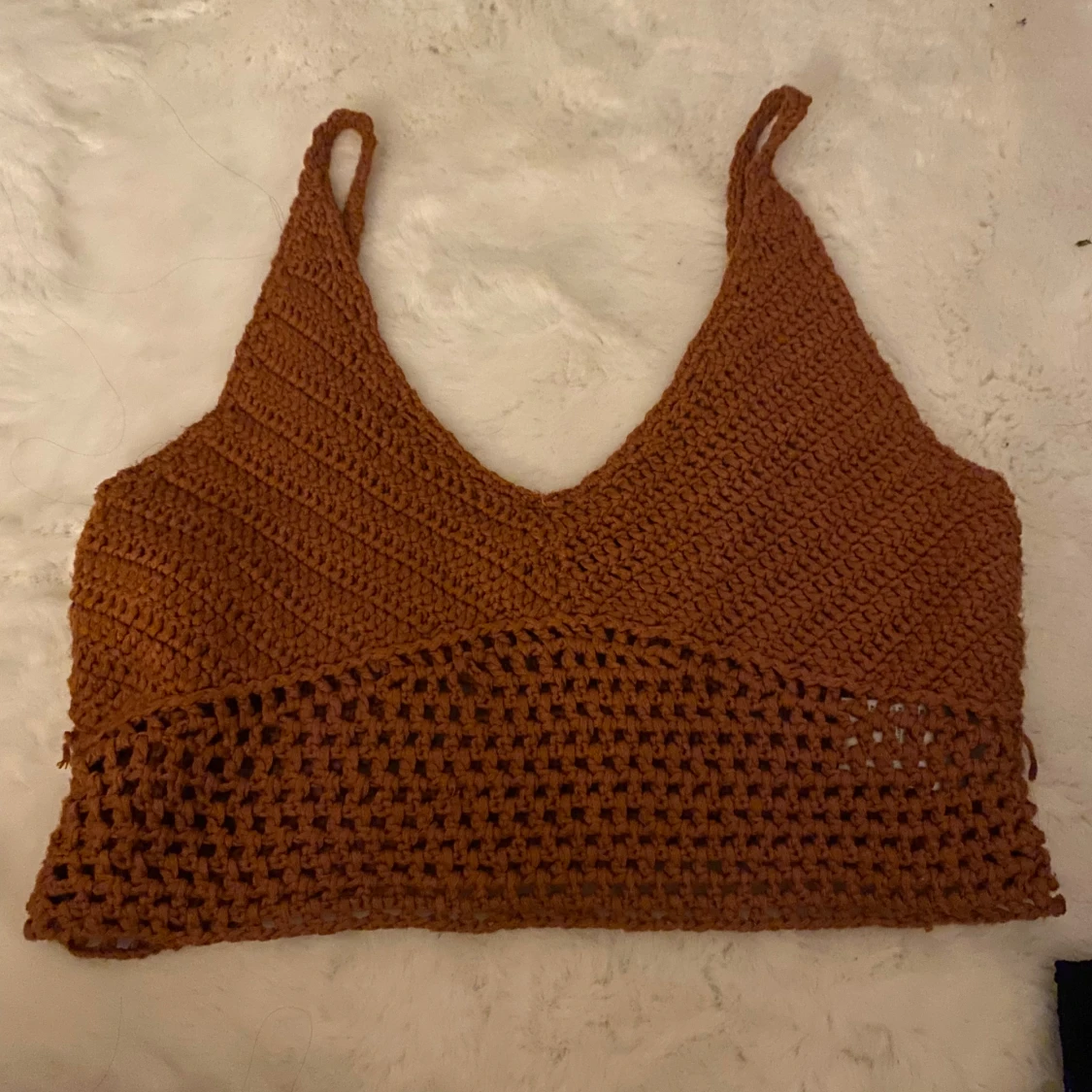 Brun stickad linnetopp - 91