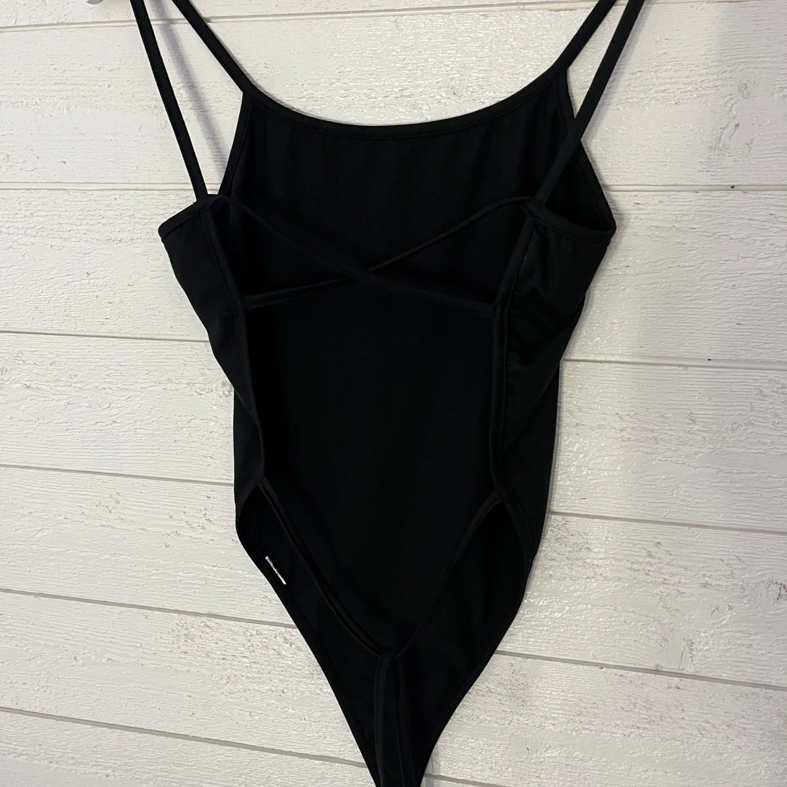 Svart body med snörning - 91