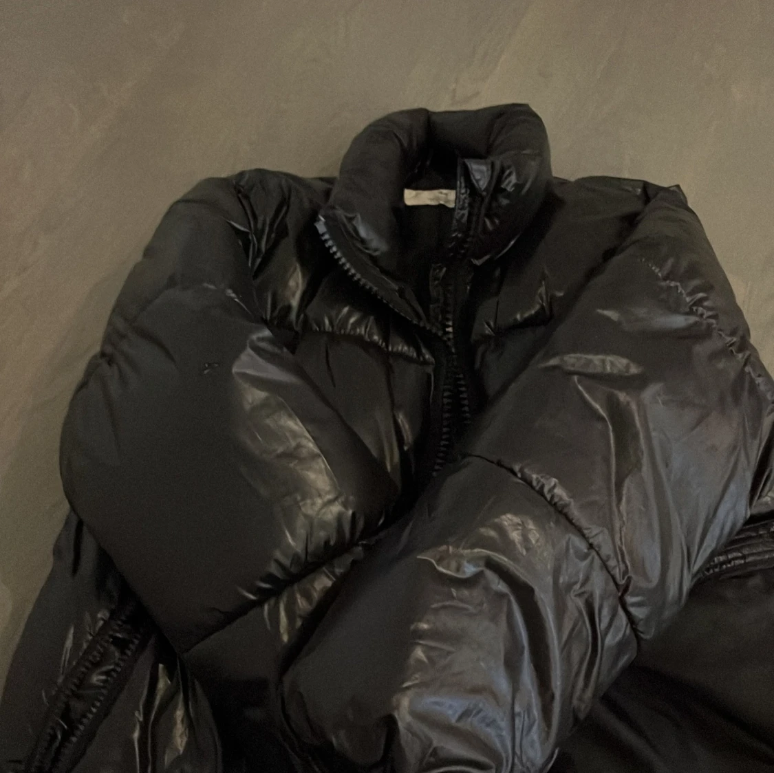 Svart glansigjacka från H&M - 91