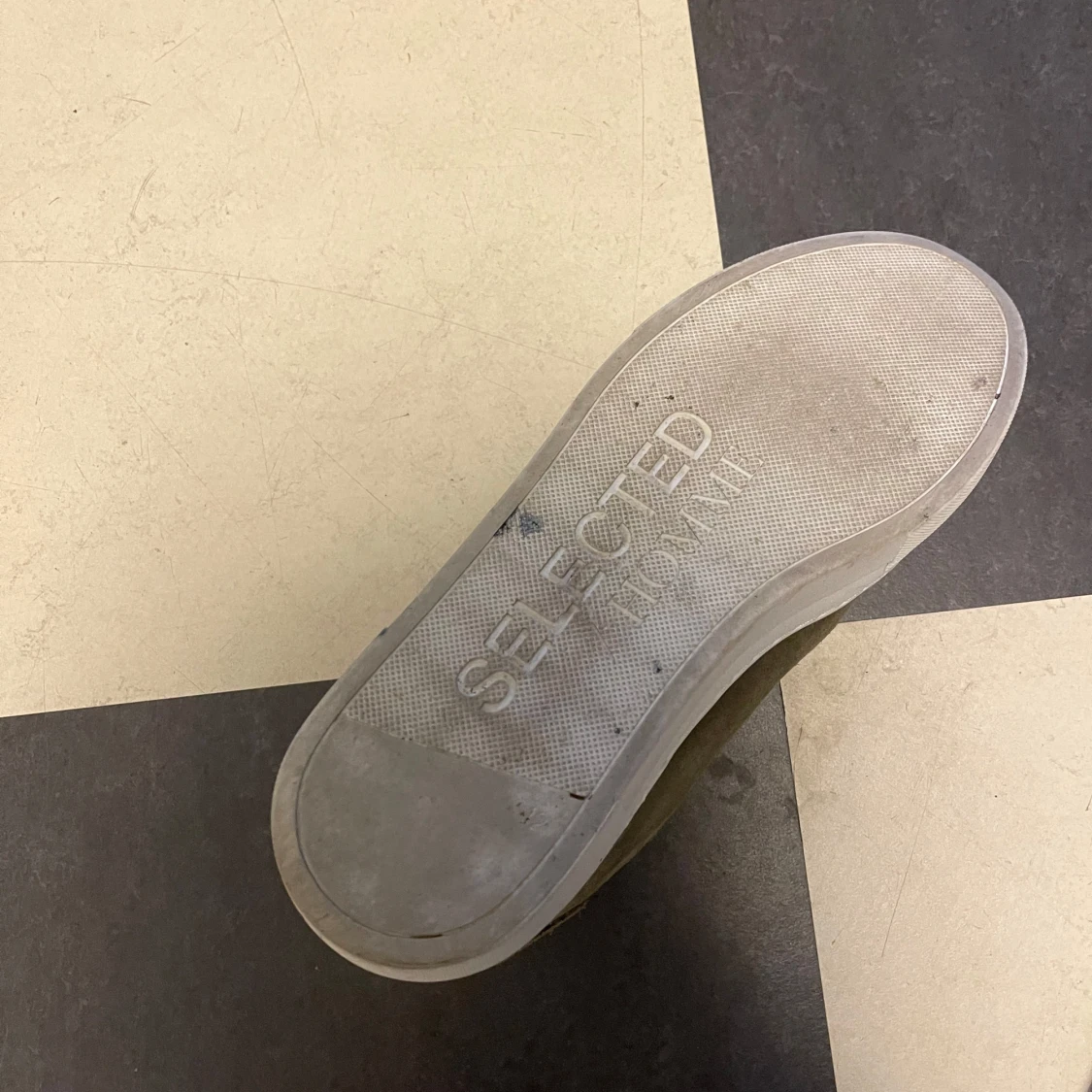 Grå sneakers med snörning - 4