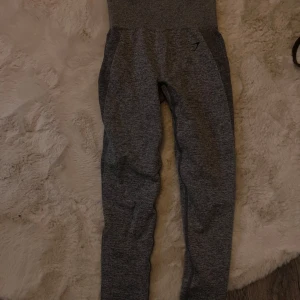 Gymshark tights - Storlek xs jätte bekväma och i mycket bra skick då jag endast användt ett fåtal gånger