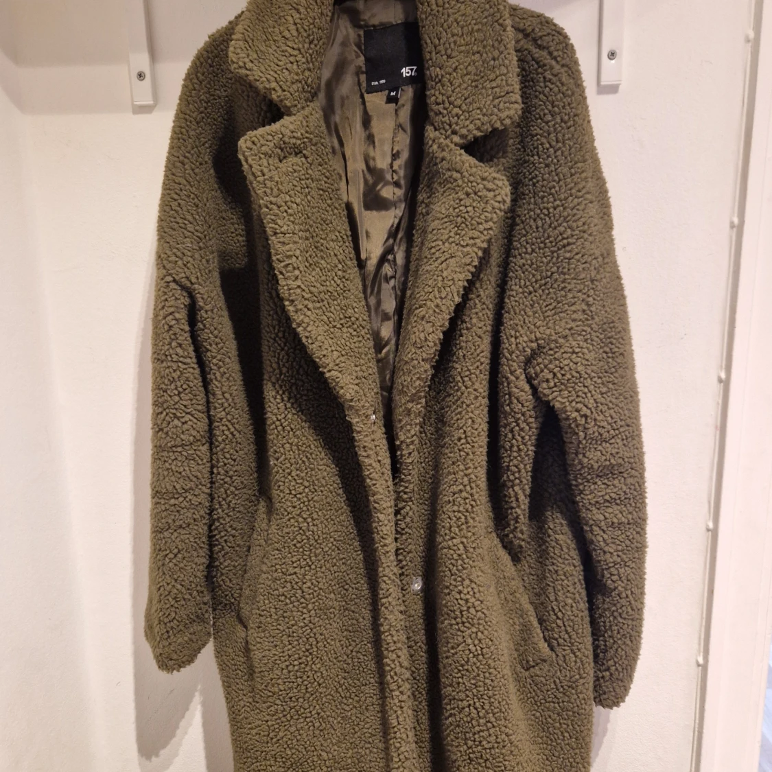 Olivgrön teddyjacka från 157