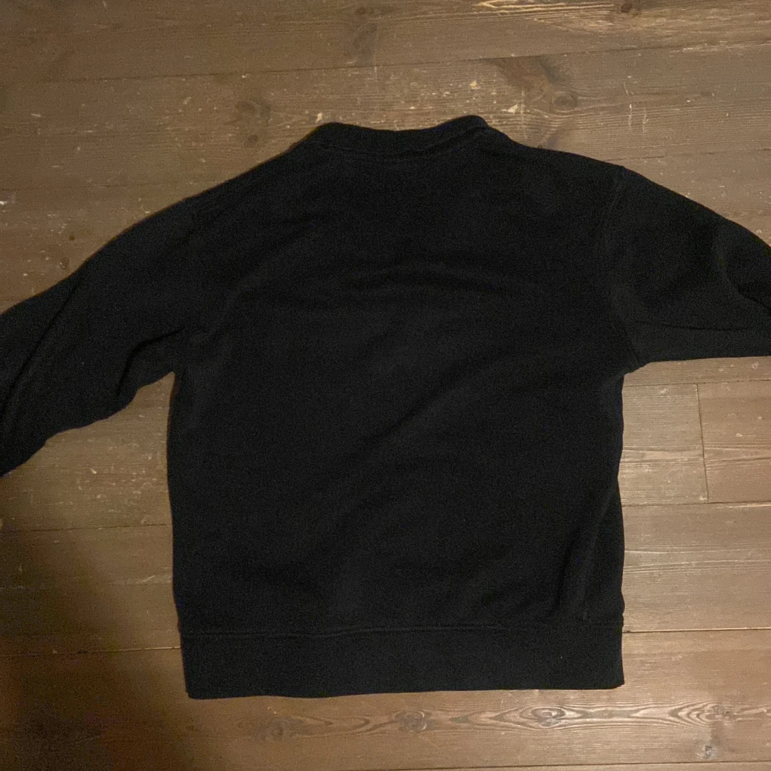 Svart tröja med dragkedja från Jack and Jones  - 90