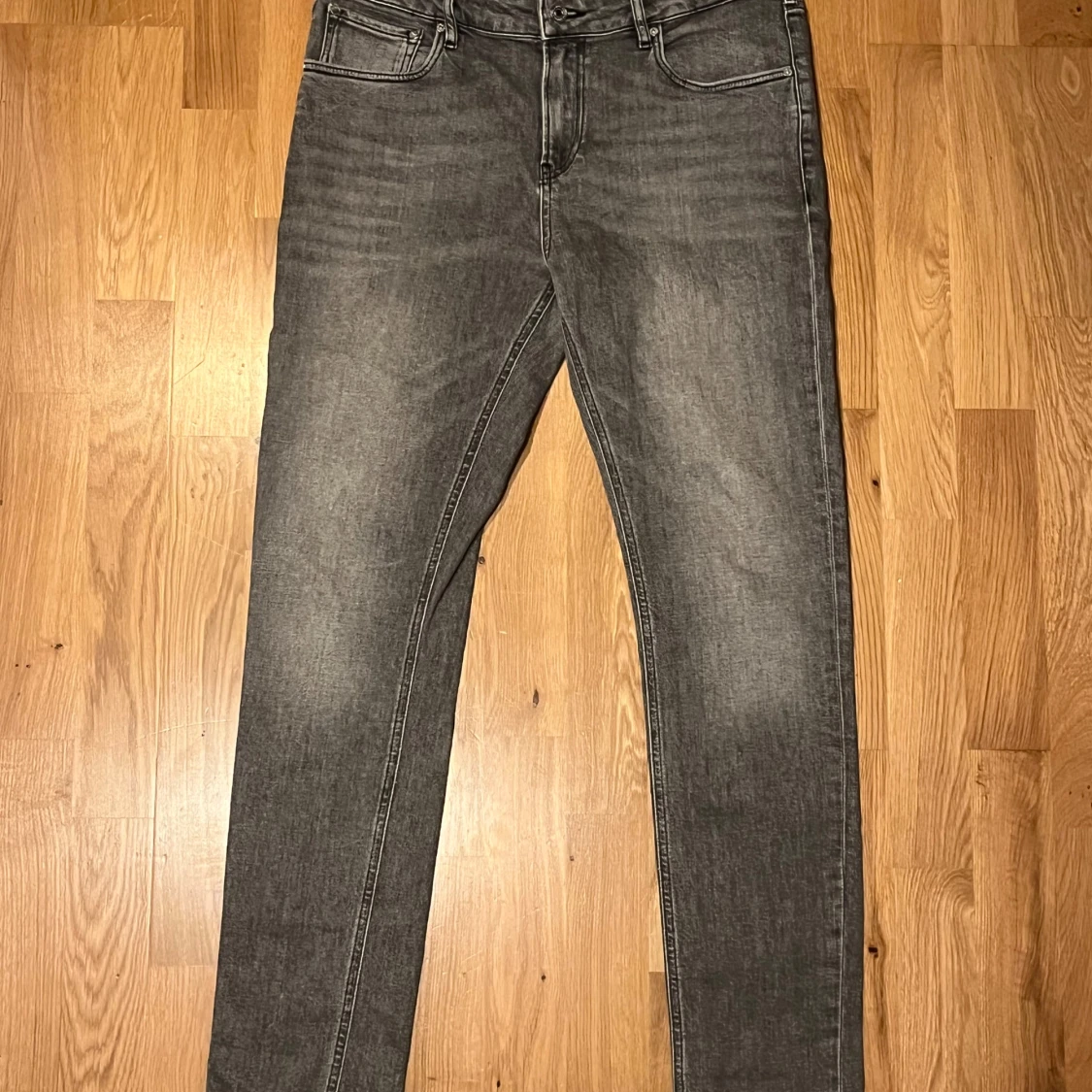 Grå jeans från Scotch & Soda - 91