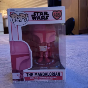 Mandalorian POP figur - Säljer min Mandalorian POP fogur Valentines edition. Helt oöppnad! Köpt för cirka 500kr