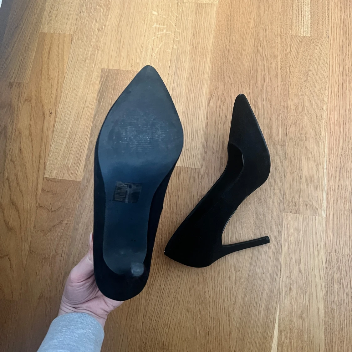 Svarta pumps med klack - 91