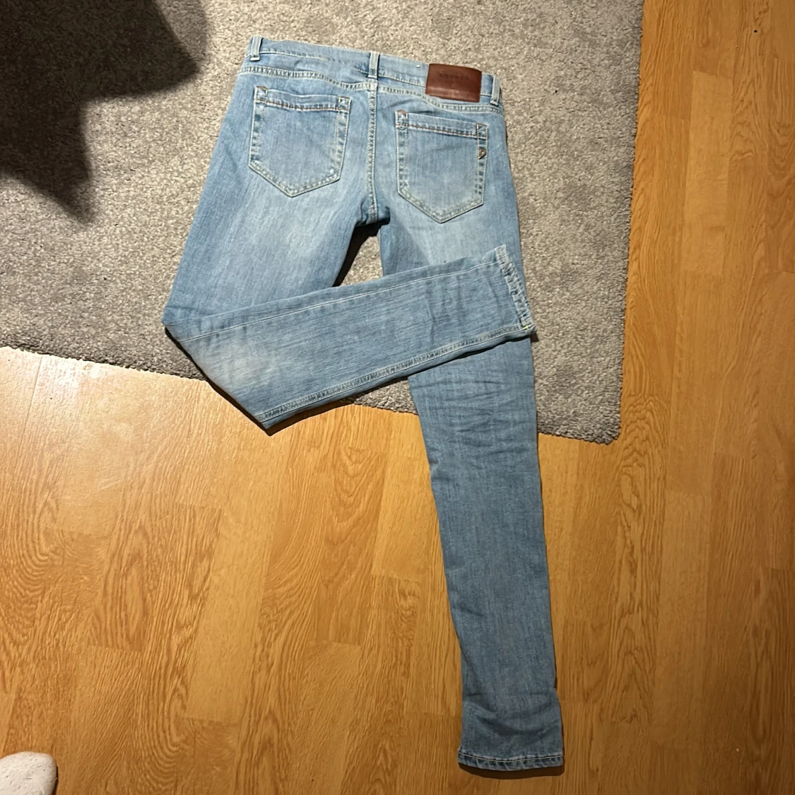 Ljusblå Dondup jeans med slitningar, w27 - 90