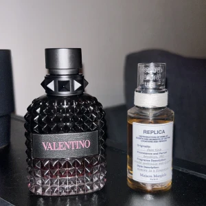Parfymer från Valentino och Maison Margiela - Letar efter att byta upp mig från dessa 2 parfymer, kan lägga lite imellan skicka förslag i pm:) (kan även tänka mig att sälja dem) knappt använda 