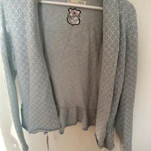Odd Molly kofta S - Använd fåtal gånger. Superfin! Ljusblå med ljusgrå snörning