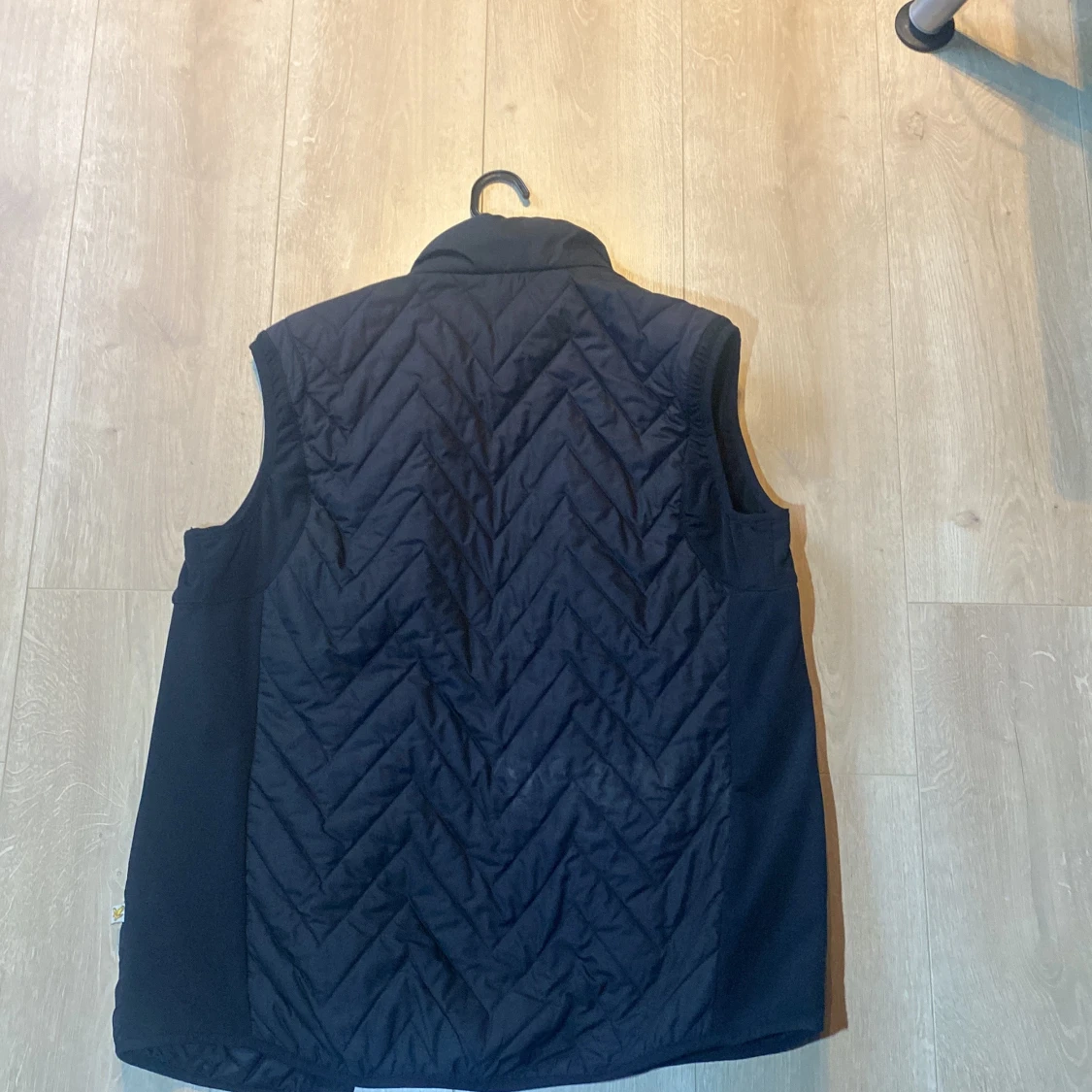 Svart väst med dragkedja från Lyle &scott - 2