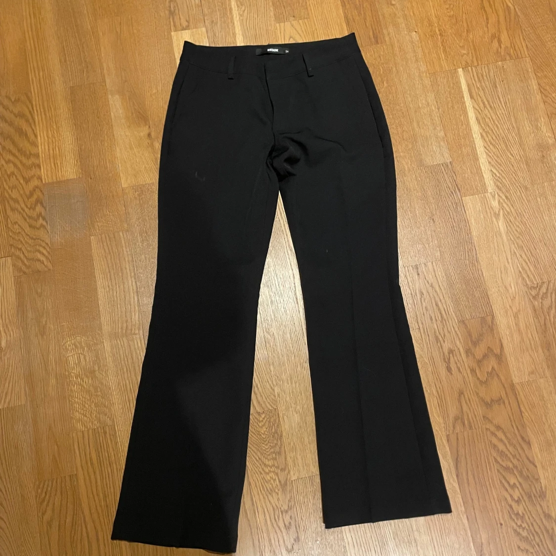 Vera Petite kostymbyxor från BikBok