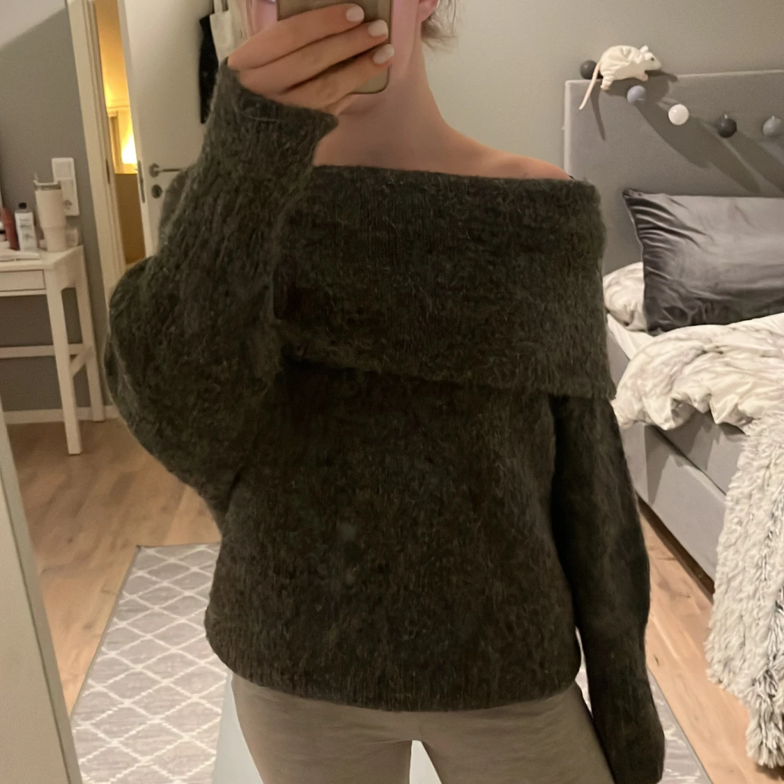 Stickad off-shoulder