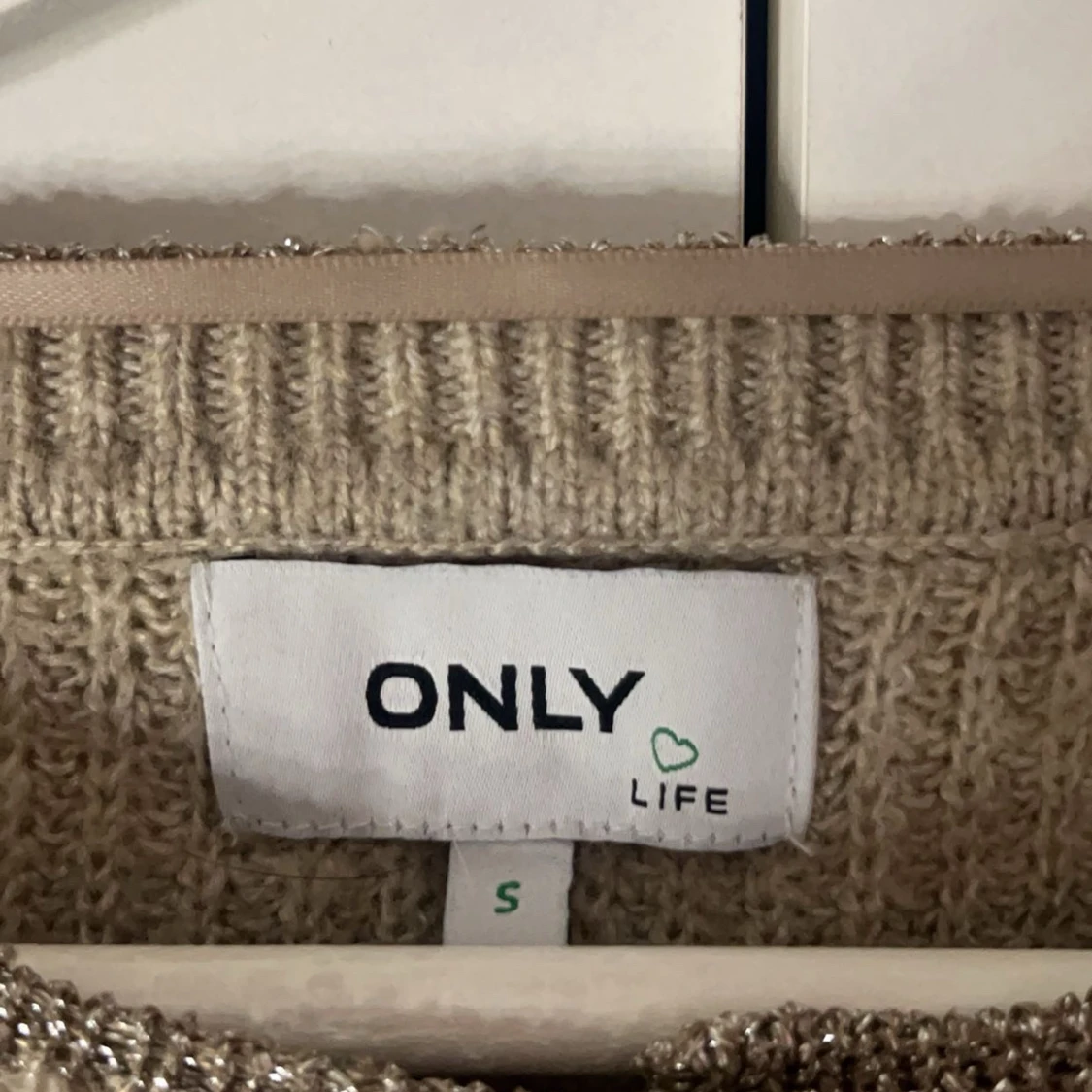Beige stickad kofta från ONLY - 90