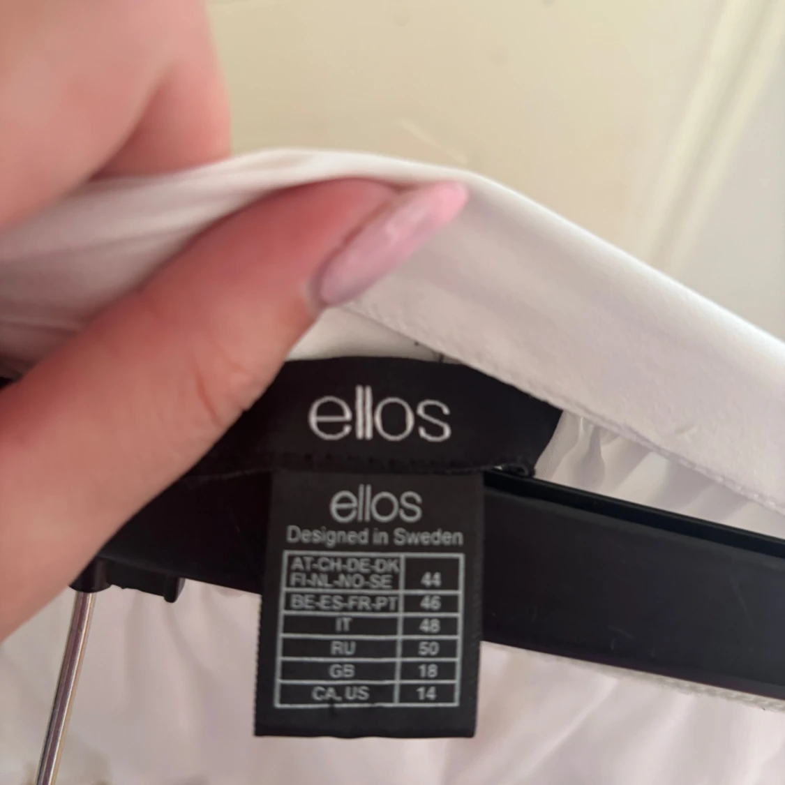 Vit volangkjol från Ellos - 91