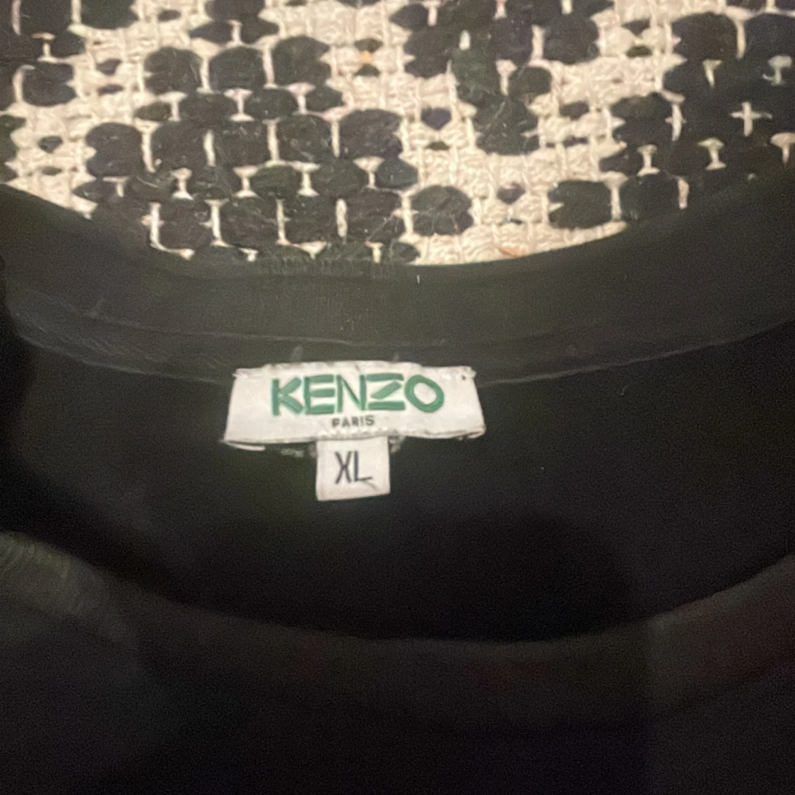 Svart tröja från Kenzo med tigerbroderi - 90