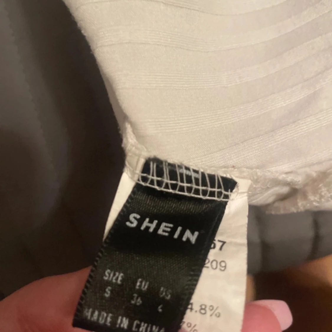 Vit ribbad omlottopp från Shein - 90