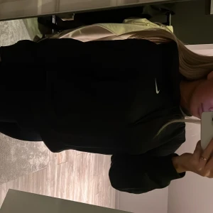 Nike hoodie - Nike hoodie dam storlek S