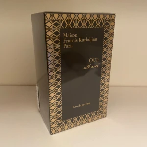 Maison Francis Kurkdjian Oud Silk Mood  - Maison Francis Kurkdjian Oud Silk Mood 70 ml, helt ny oöppnad. Nypris 3500kr vårat pris 1299kr. Vid mer information kontakta oss! ✅