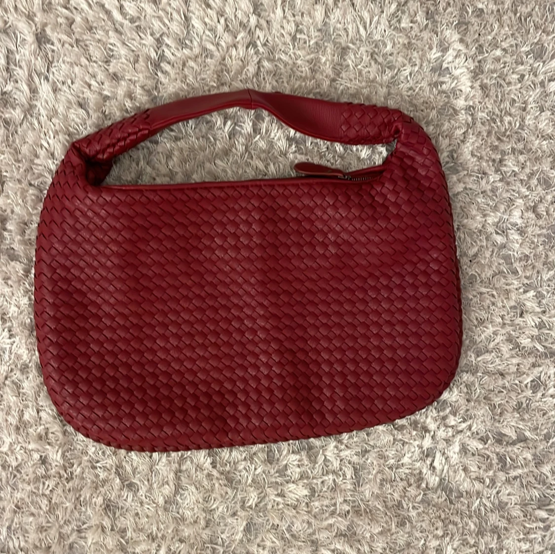 Röd flätad axelväska från YAMZ - 91