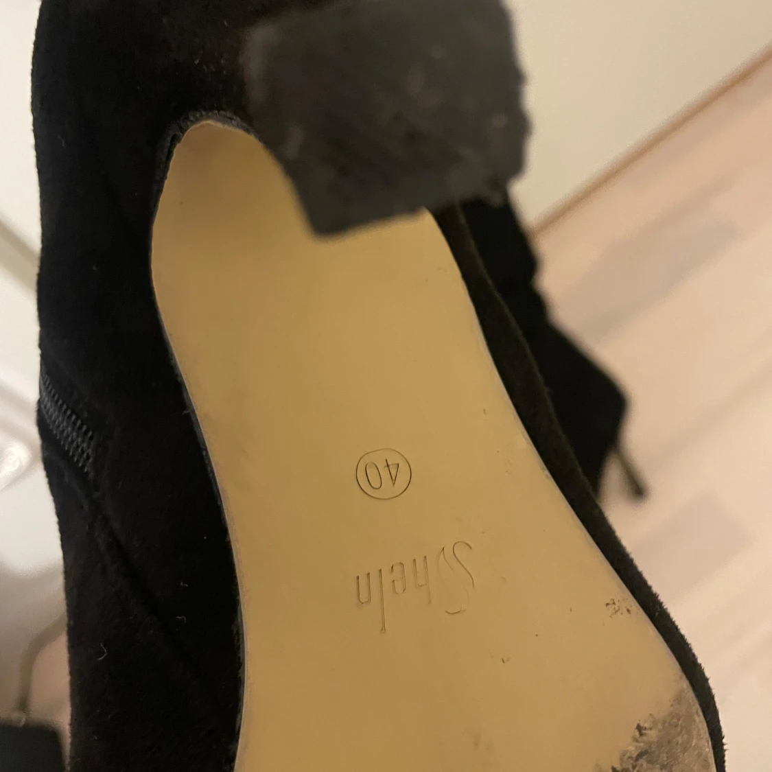 Svarta stövlar med klack och dragkedja - 93