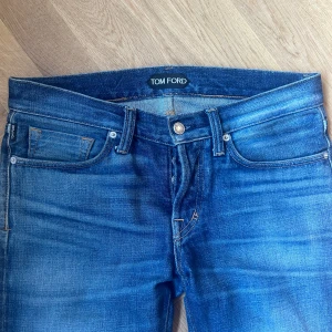 Tom Ford jeans - Blå tom Ford jeans. Inköpspris 9500kr