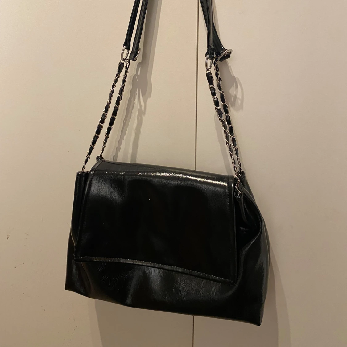 Svart axelväska  - 90