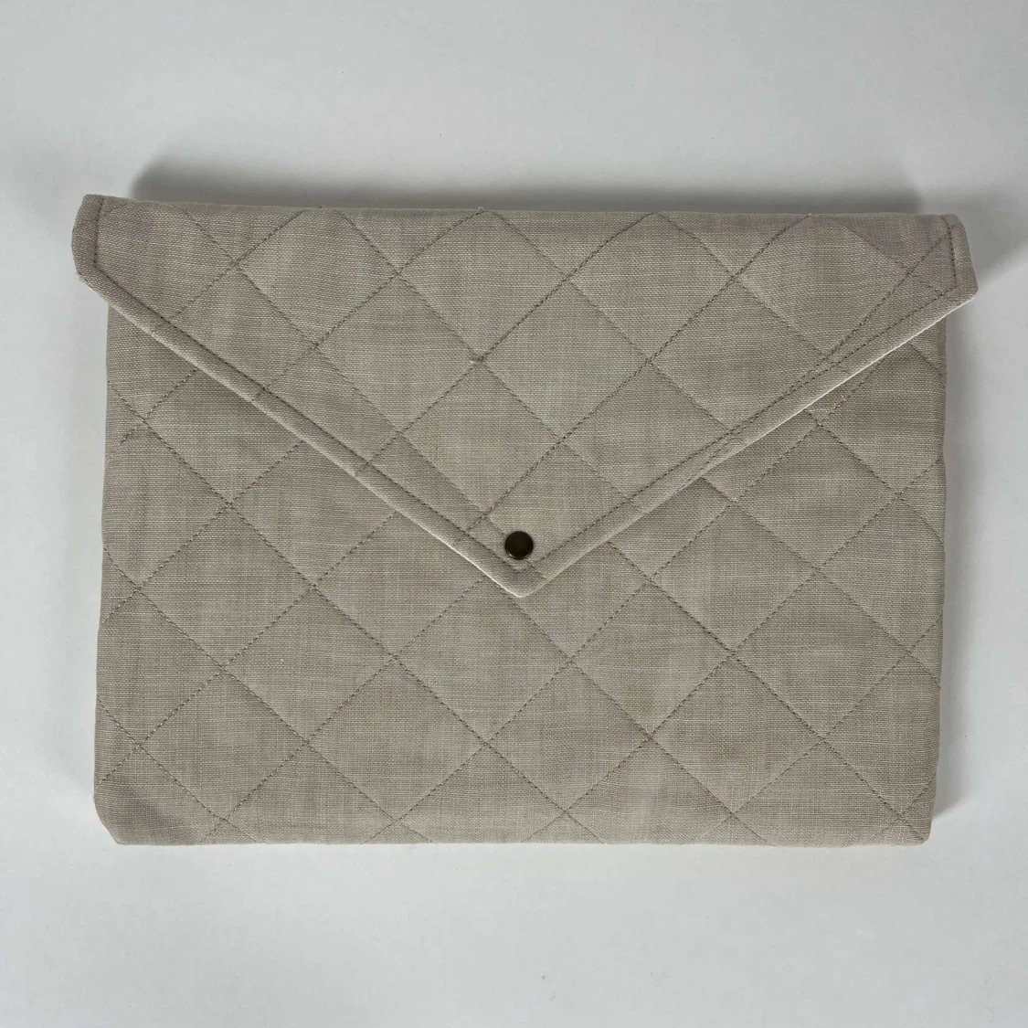 Beige quiltad datorfodral  - 91