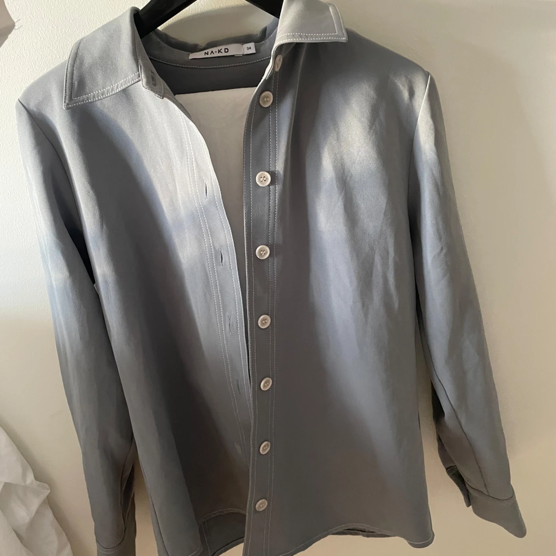 Grå skjorta från NA-KD - 90