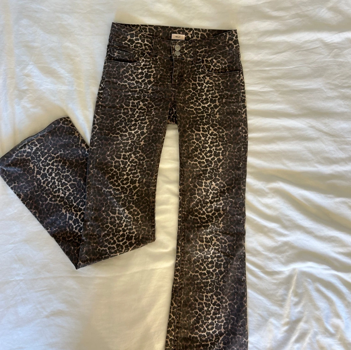 Trendiga leopard jeans - 92