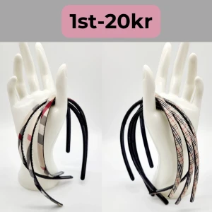 Snyggt Burberry falsk hårband - Snyggt Burberry falsk hårband. 1st-20kr, 2st-40kr, 3st-50kr.