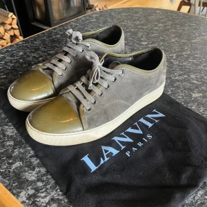 Lanvin - Säljer dessa feta lanvins i uk 7 vilket passar 42-43 ungefär. Bra skick, bara att skriva vid funderingar!