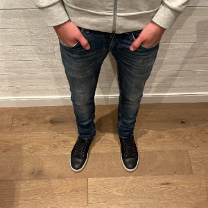 Dundup jeans - Dondup jeans , storlek 31. Nypris cirka 3500kr. Bara att höra av sig vid funderingar!