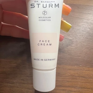 Dr Barbara sturm face cream - Otrolig kräm som återfuktar på djupet! Helt oanvänd och ej testad då jag har en till likadan. Original priset är ca 675kr