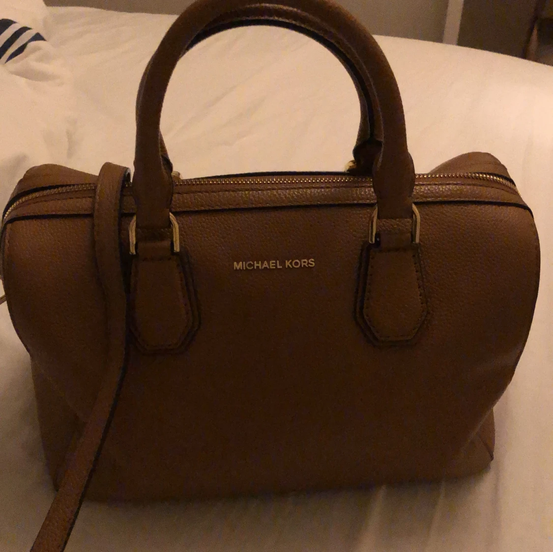 Michael kors väska brun