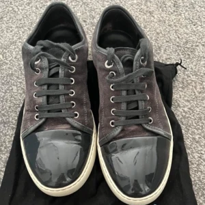 Lanvin cap toe - Riktigt stilga skor till hösten Skick 7/10 Hör av dig vid frågor🙌