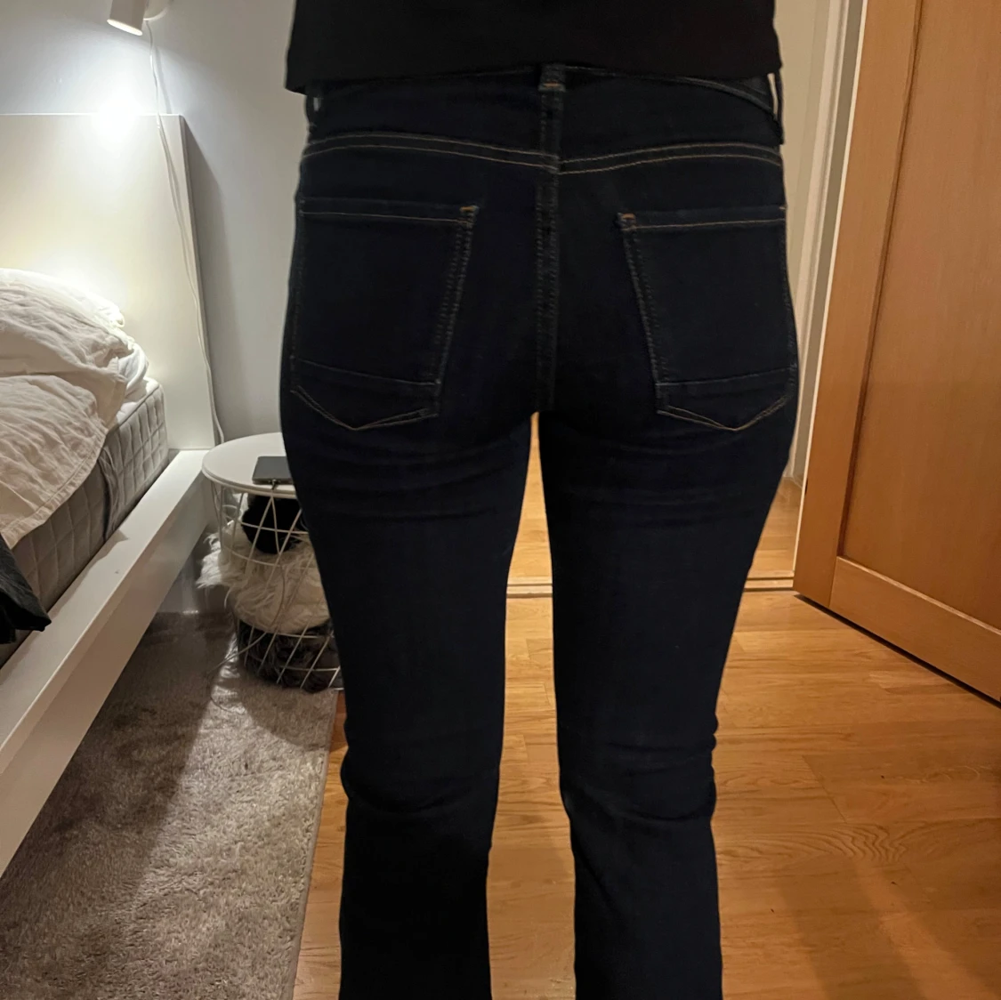 Mörkblåa jeans - 91