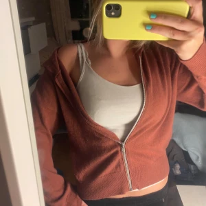 Soft goat zipup - Jättenajs zipup från softgoat från little goat💕