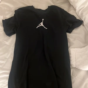 Jordan t shirt - t shirt, använd fåtal gånger utan fläckar och hål