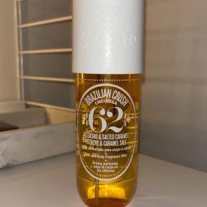 Sol de Janeiro body mist 62 - Säljer denna sol de Janeiro body misten i doften 62.💕 Den är använd men luktar endå lika gott!💕🥰