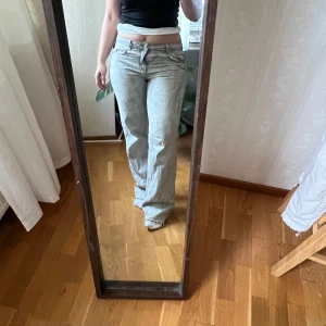 Jeans - Grå Low waist jeans från zalando