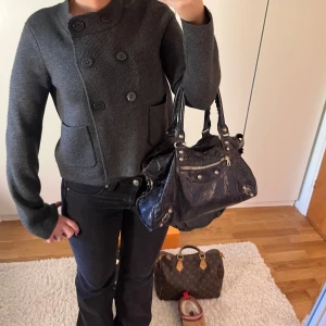 Går kofta  - Dubbel knäppt kofta, så så fin💕 köpt vintage i Köpenhamn!!