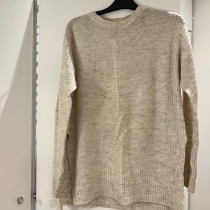 Stickad tröja från H&M - Supermysig höst tröja🤎