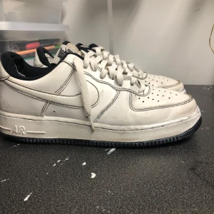 Air force 1 - Air force 1 i använt skick  Pris:250kr Storlek 41