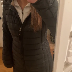 Parajumper  - Säljer min Parajumper jacka då jag ej använder längre