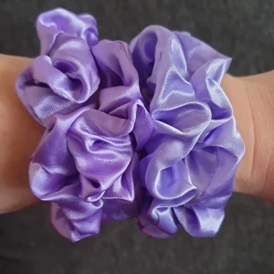 4st scrunchie, Ny Oanvända  - 4st scrunchie, Ny Oanvända 