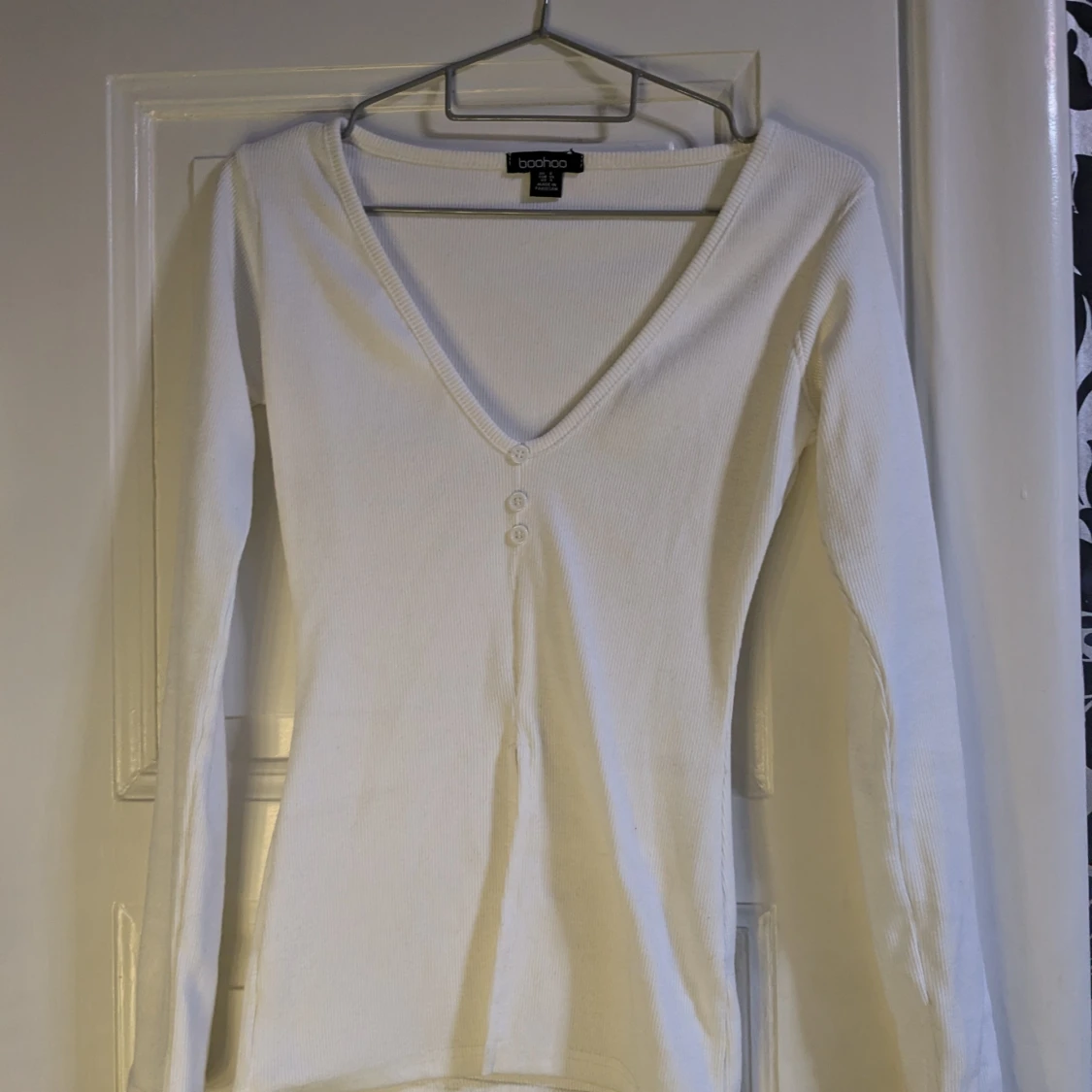 Urringad vit tröja med knappar strl 36