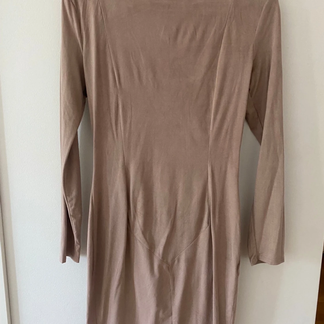 Weekday beige klänning, storlek L