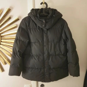 vinterjacka  - superfint skick, ser ut som ny.