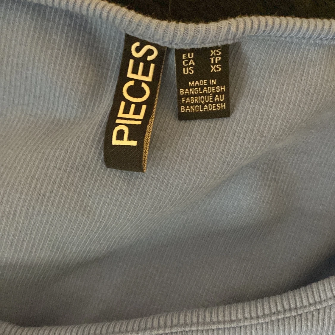 Blå ribbad topp - 93