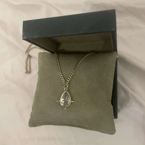 Maria Nilsdotter - Väldigt fint Maria Nilsdotter halsband 💗som inte säljs längre 